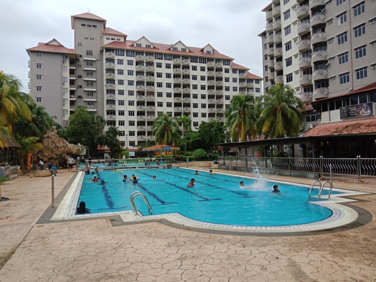 Glory Beach Resort Private Penthouse ポートディクソン エクステリア 写真