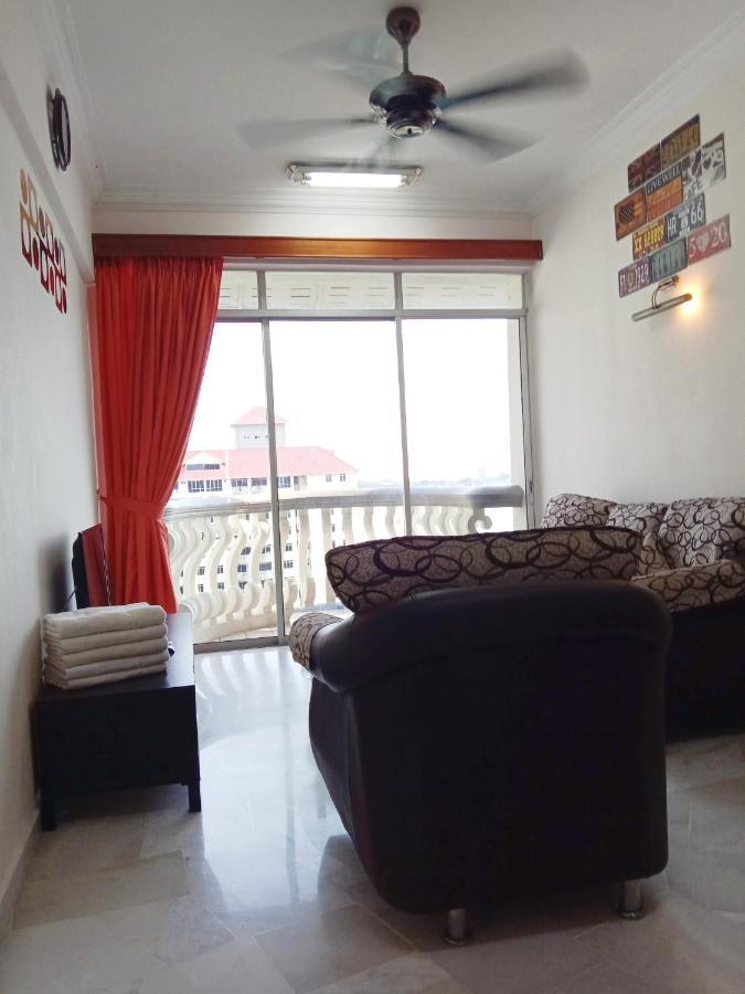 Glory Beach Resort Private Penthouse ポートディクソン エクステリア 写真