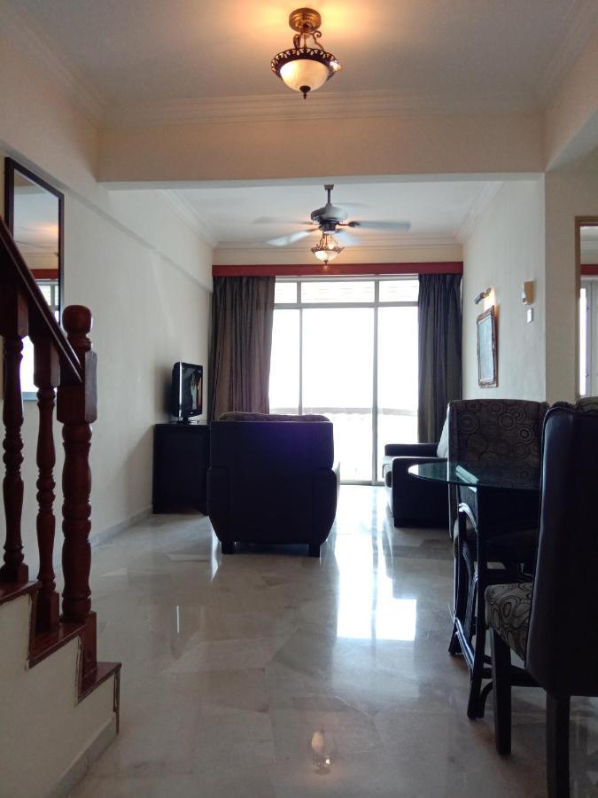 Glory Beach Resort Private Penthouse ポートディクソン エクステリア 写真