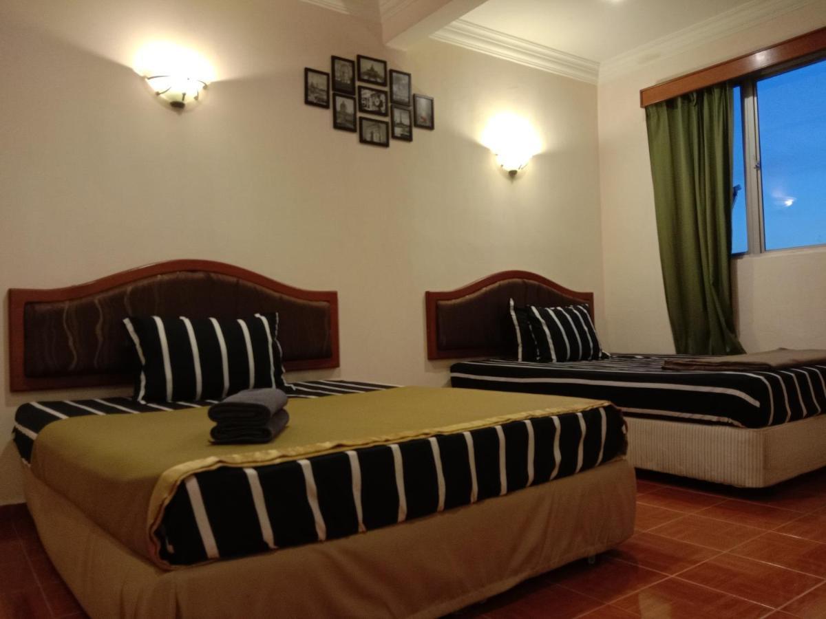 Glory Beach Resort Private Penthouse ポートディクソン エクステリア 写真