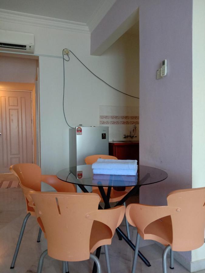 Glory Beach Resort Private Penthouse ポートディクソン エクステリア 写真