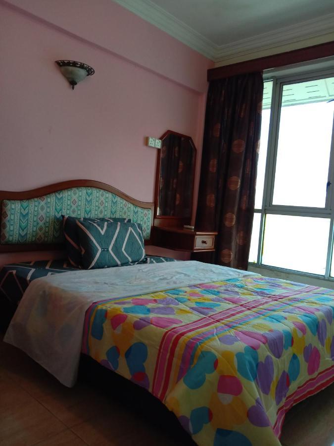 Glory Beach Resort Private Penthouse ポートディクソン エクステリア 写真